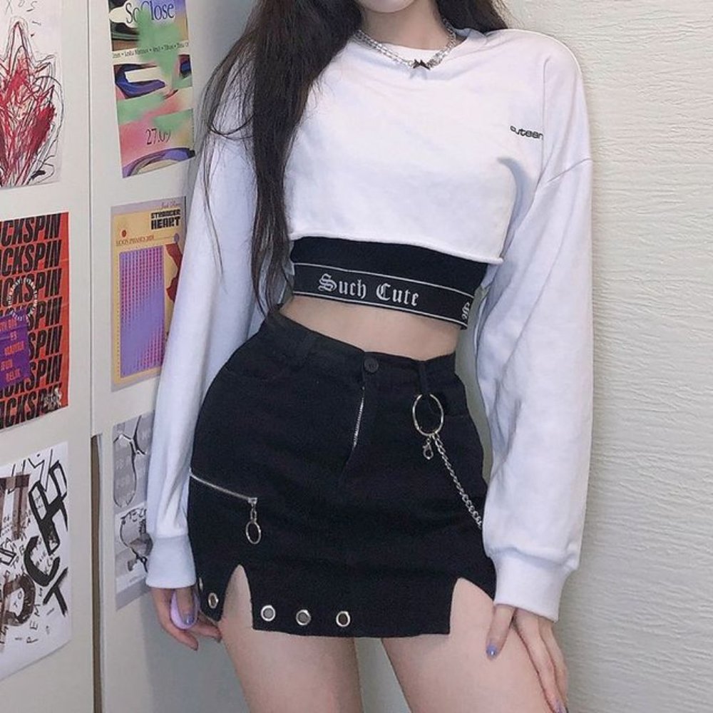 Set: Lettering Cropped Sweatshirt + Bra Top